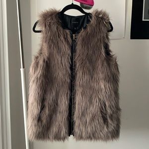DYNAMITE - fur vest